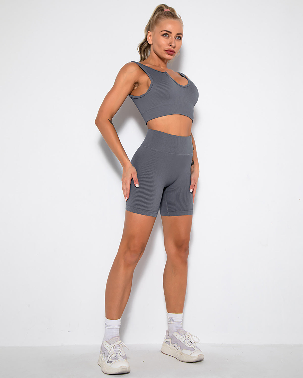 Nieve Keyhole Sports Bra - Grey
