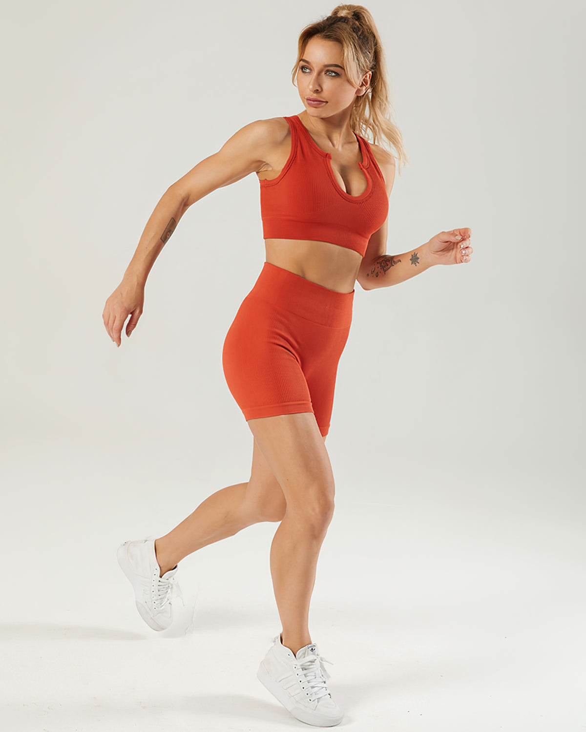 Nieve Keyhole Sports Bra - Persian Red