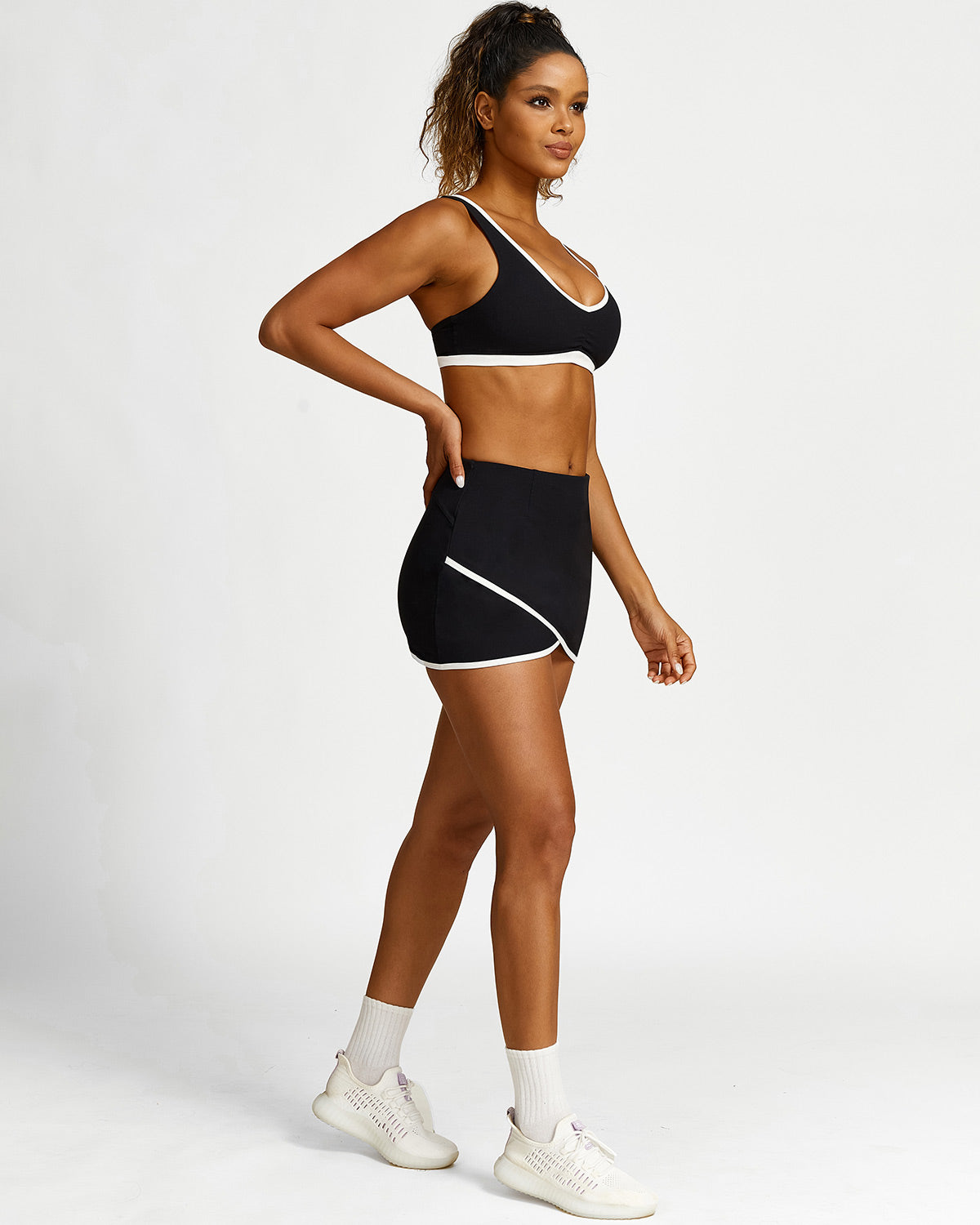 Isla Sports Bra - Black