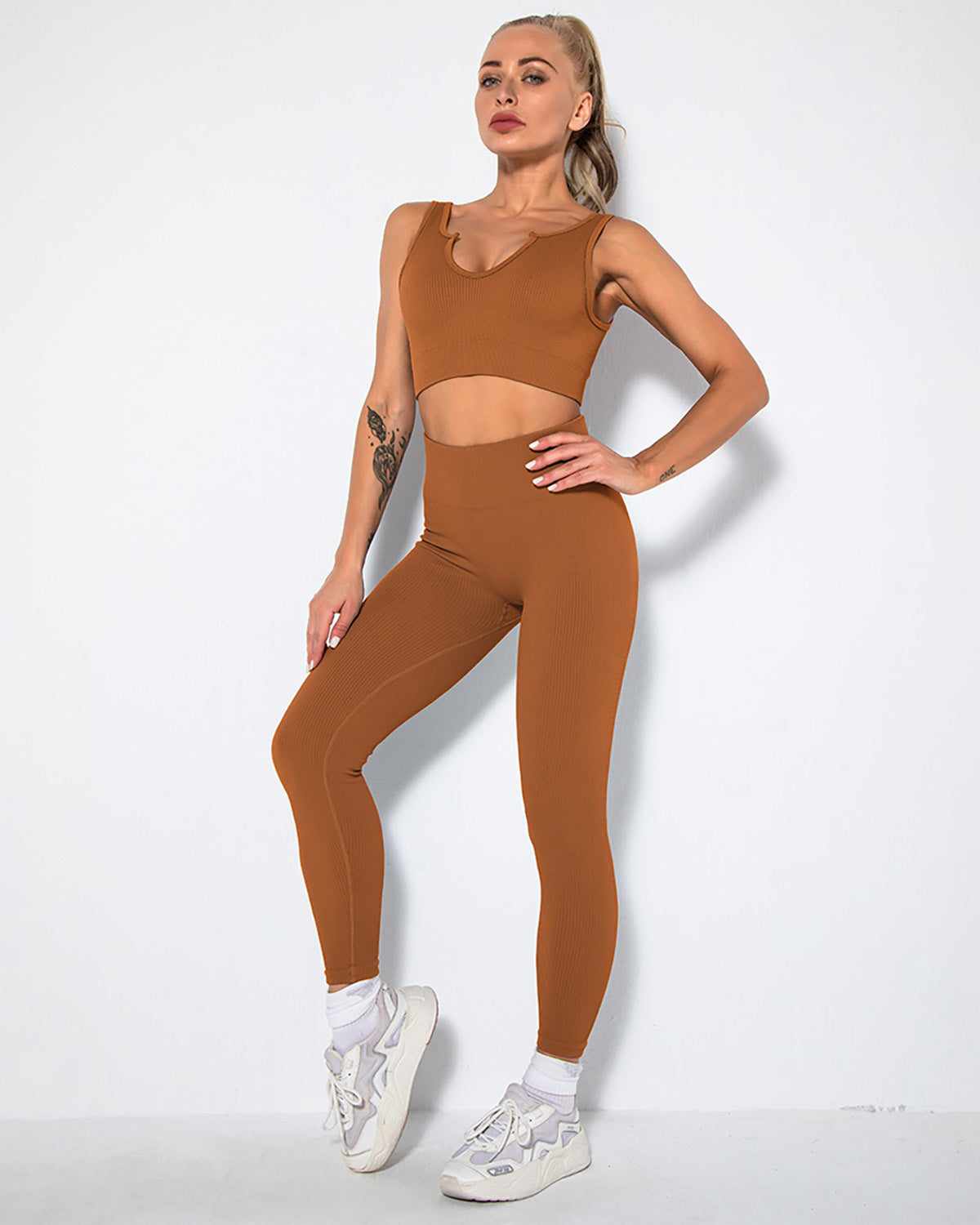 Nieve Keyhole Sports Bra