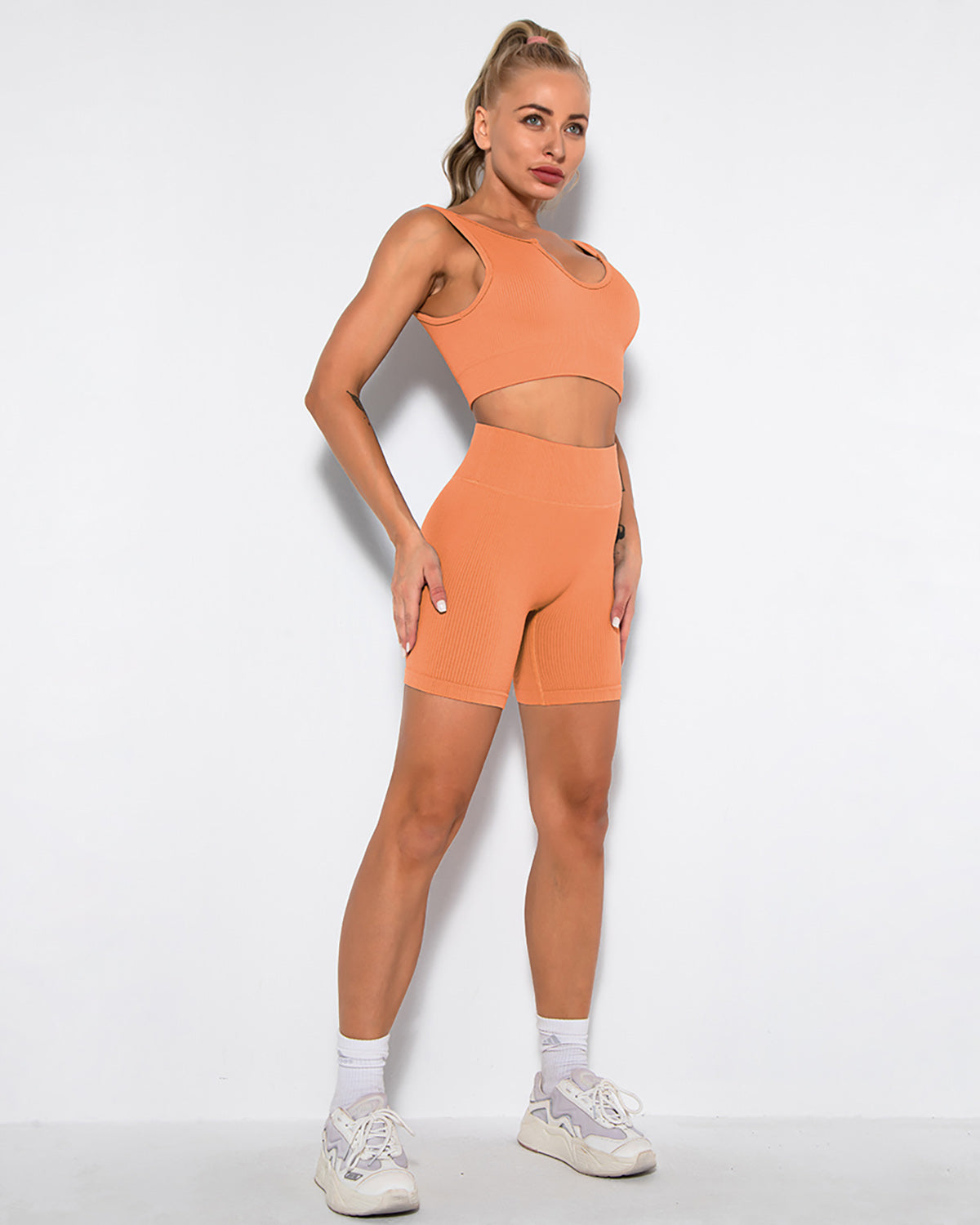 Nieve Keyhole Sports Bra