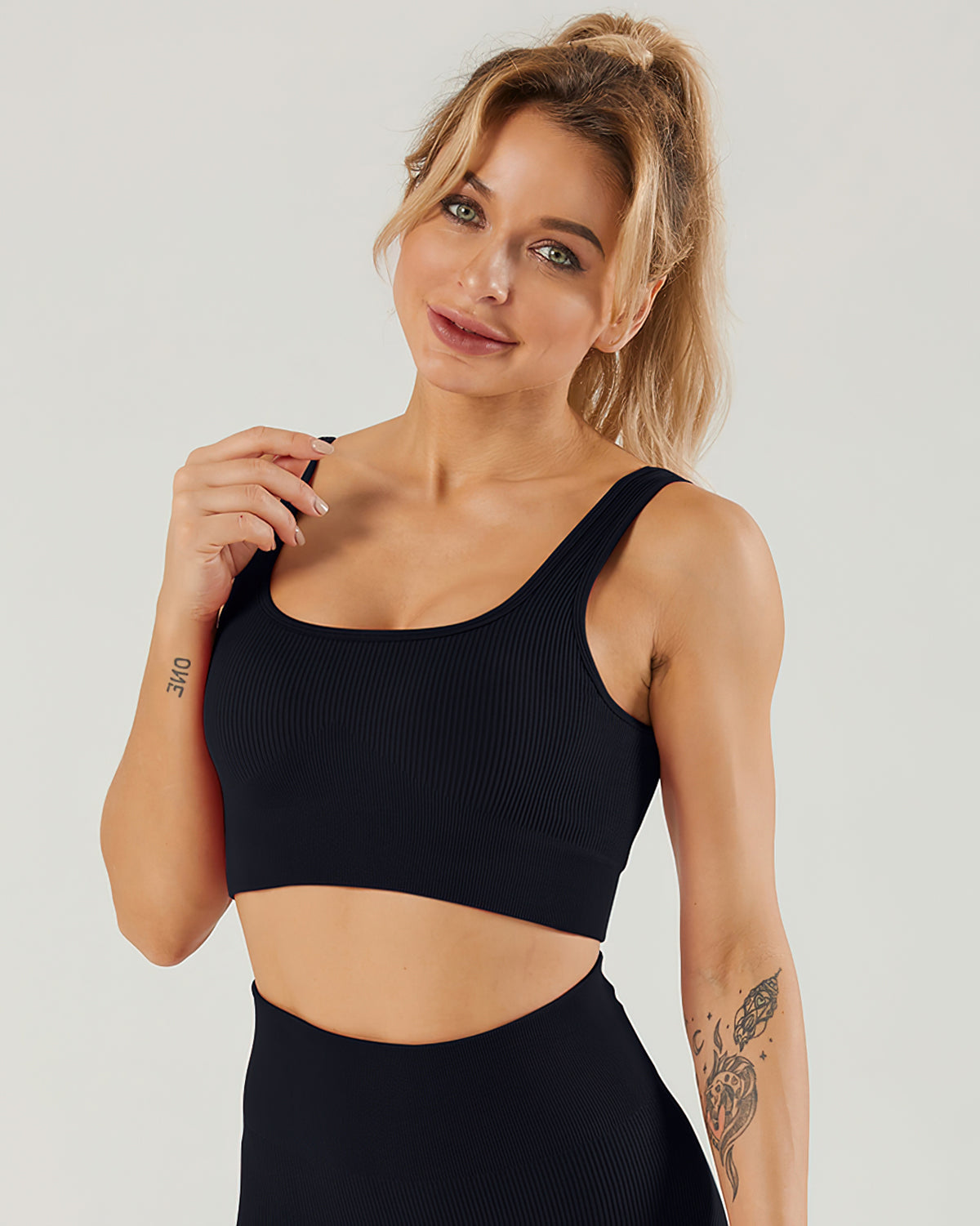 Nieve Sports Bra - Black
